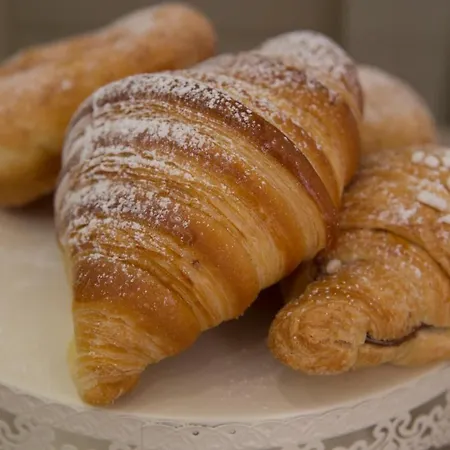 Airport House * Neapol