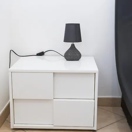 Airport House Apartament *