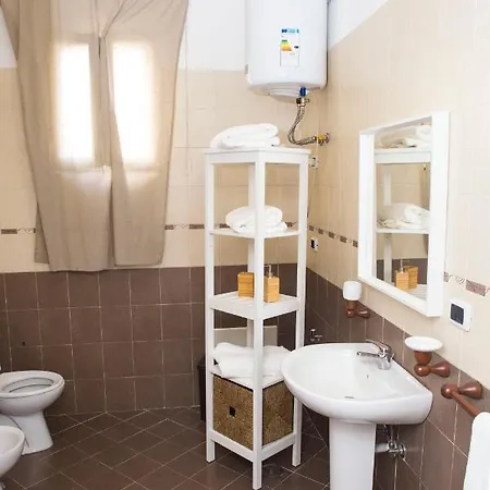 Airport House Apartament Neapol