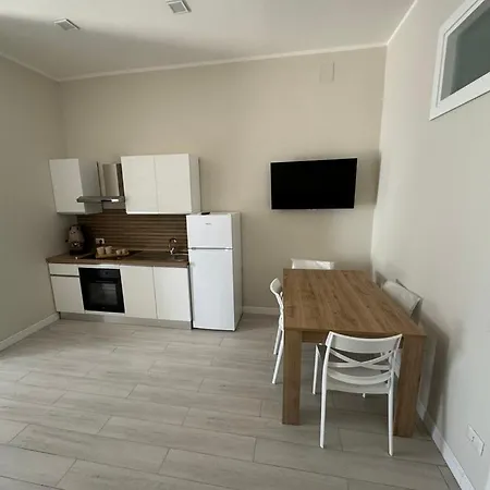 Airport House * Neapol