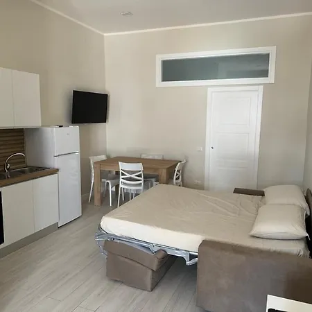 Airport House Apartament *